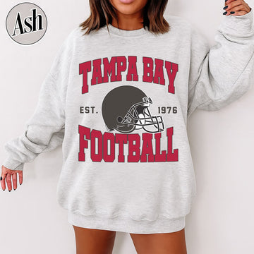 Unisex Tampa Bay football vintage crewneck sweatshirt for men and women