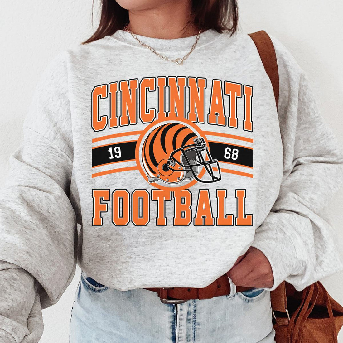 Unisex Cincinnati football vintage crewneck sweatshirt for men and women