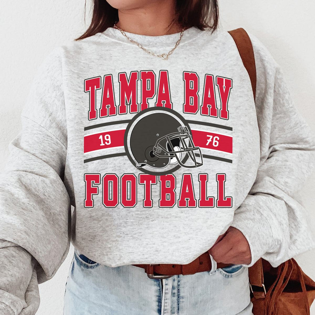 Unisex Tampa Bay football vintage crewneck sweatshirt for men and women