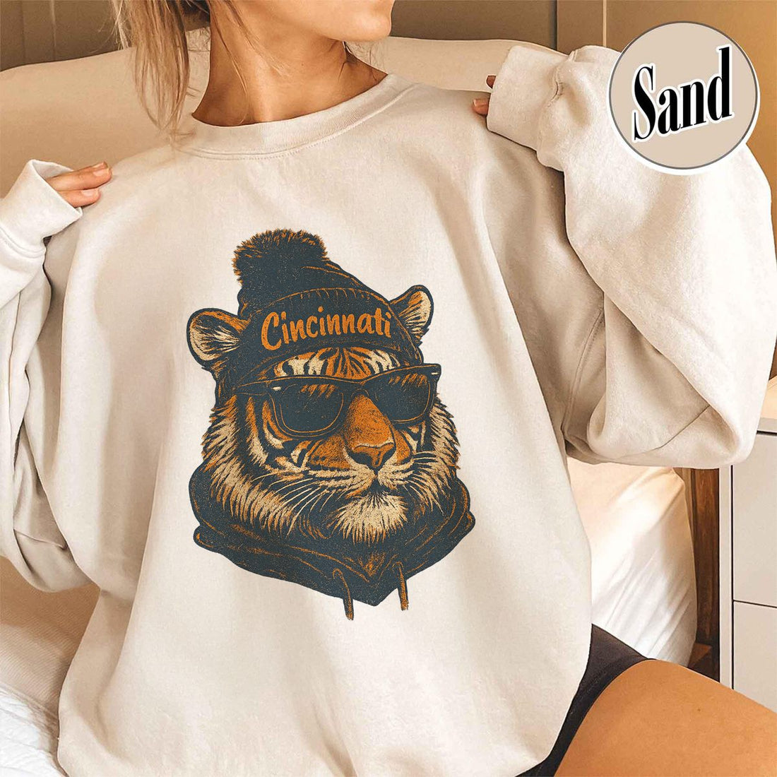 Unisex Cincinnati football vintage crewneck sweatshirt for men and women