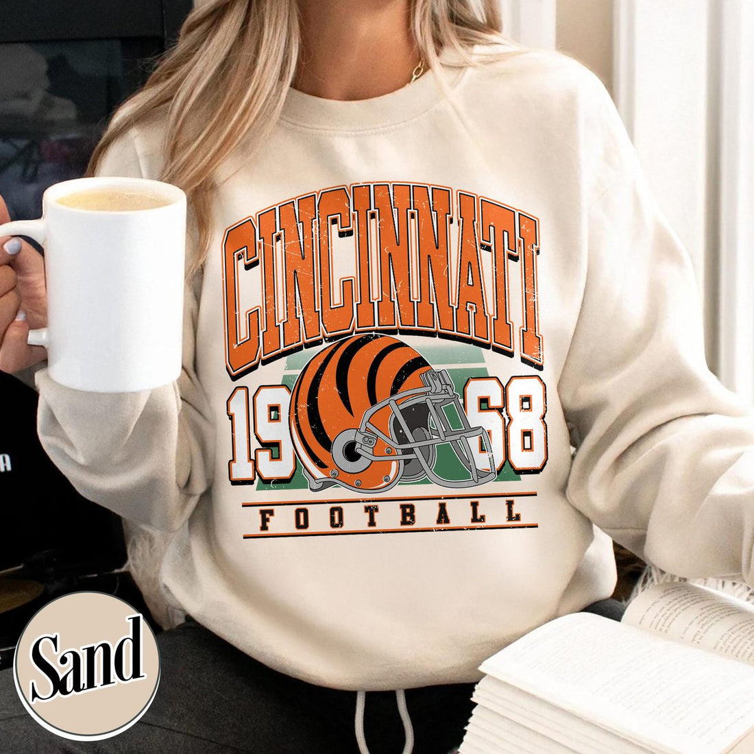 Unisex Cincinnati football vintage crewneck sweatshirt for men and women