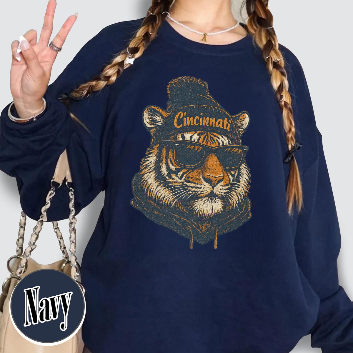 Unisex Cincinnati football vintage crewneck sweatshirt for men and women