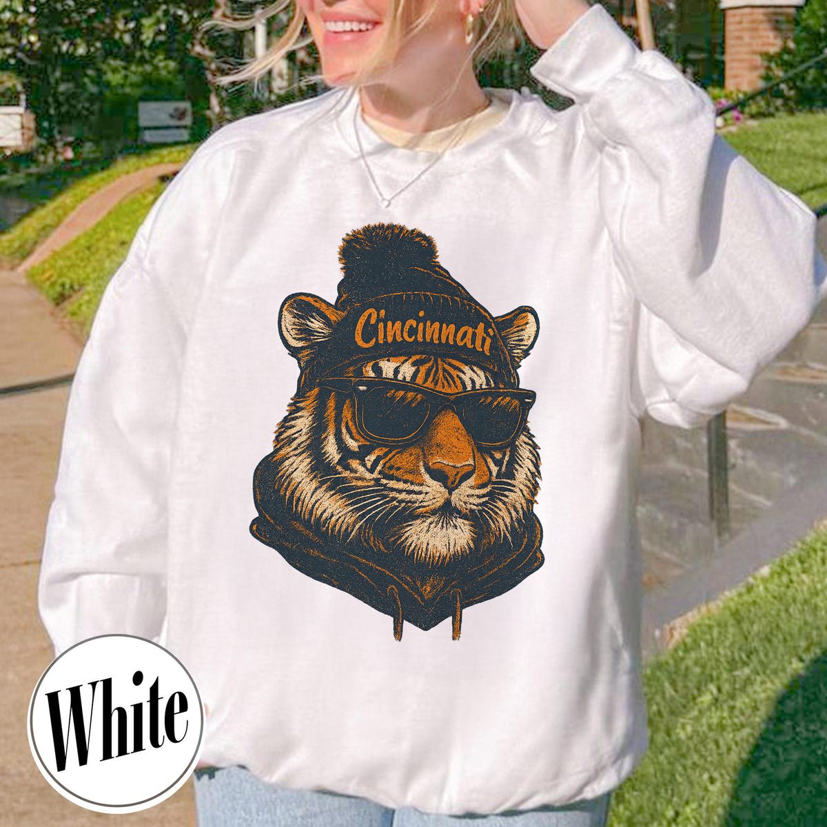 Unisex Cincinnati football vintage crewneck sweatshirt for men and women
