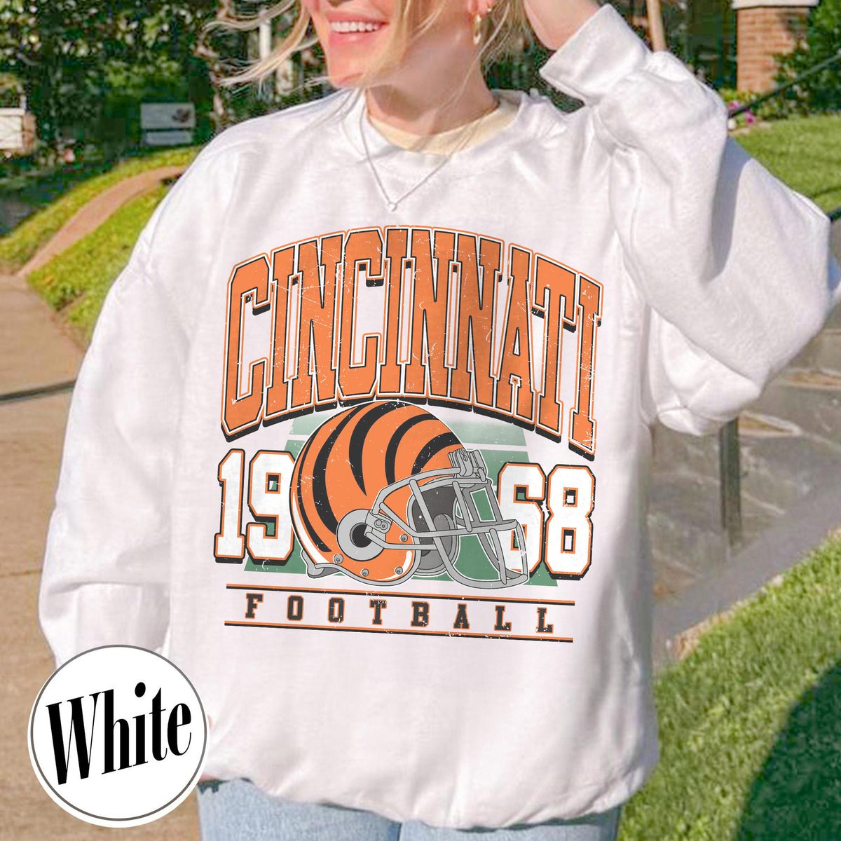 Unisex Cincinnati football vintage crewneck sweatshirt for men and women