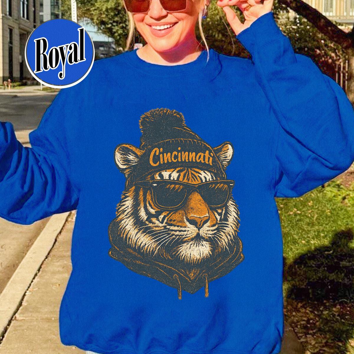 Unisex Cincinnati football vintage crewneck sweatshirt for men and women