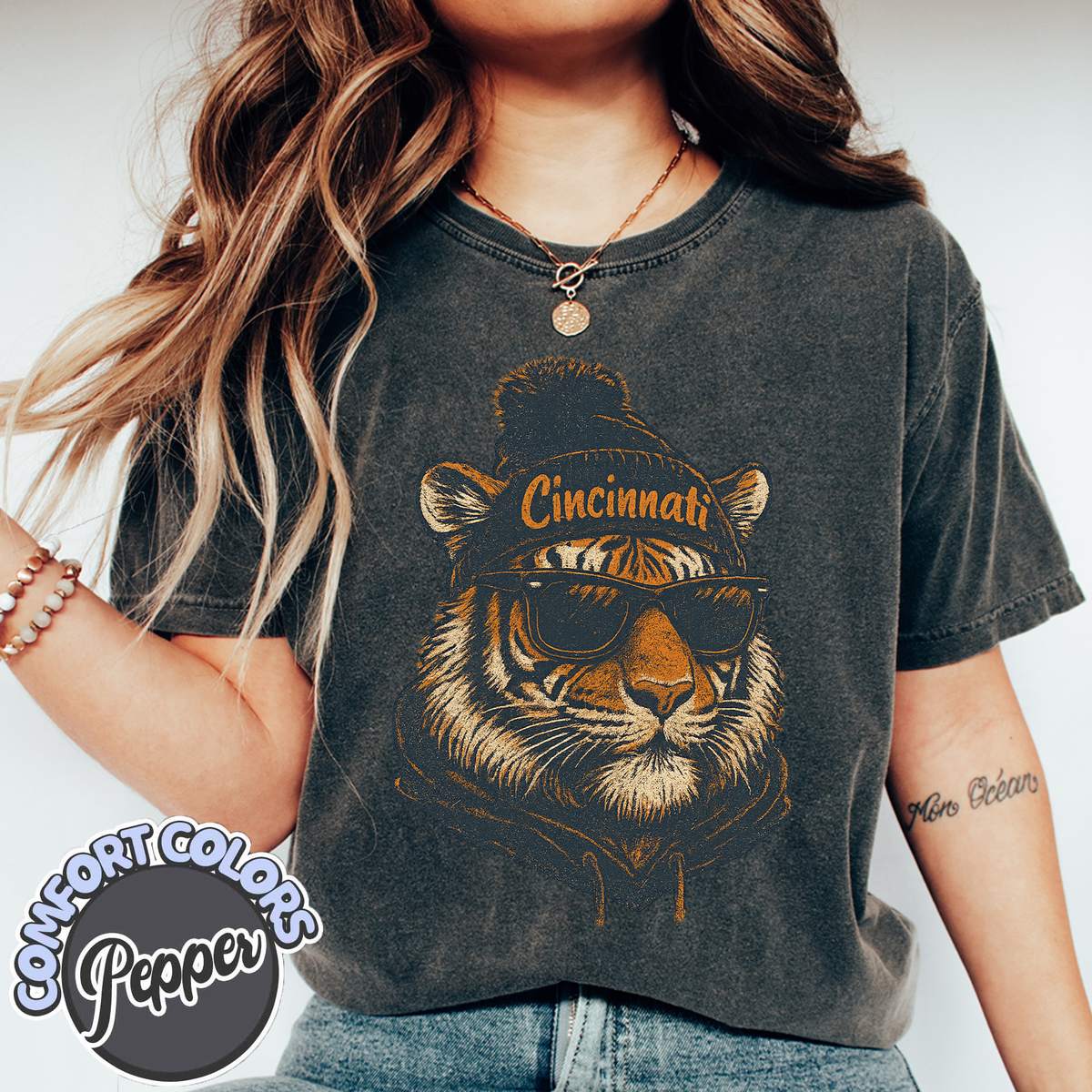 Unisex Cincinnati football vintage t-shirt for men and women