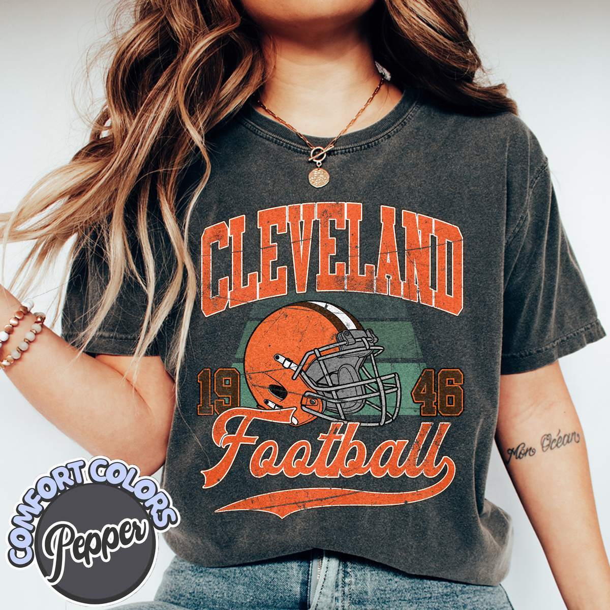 Unisex Cleveland football vintage t-shirt for men and women