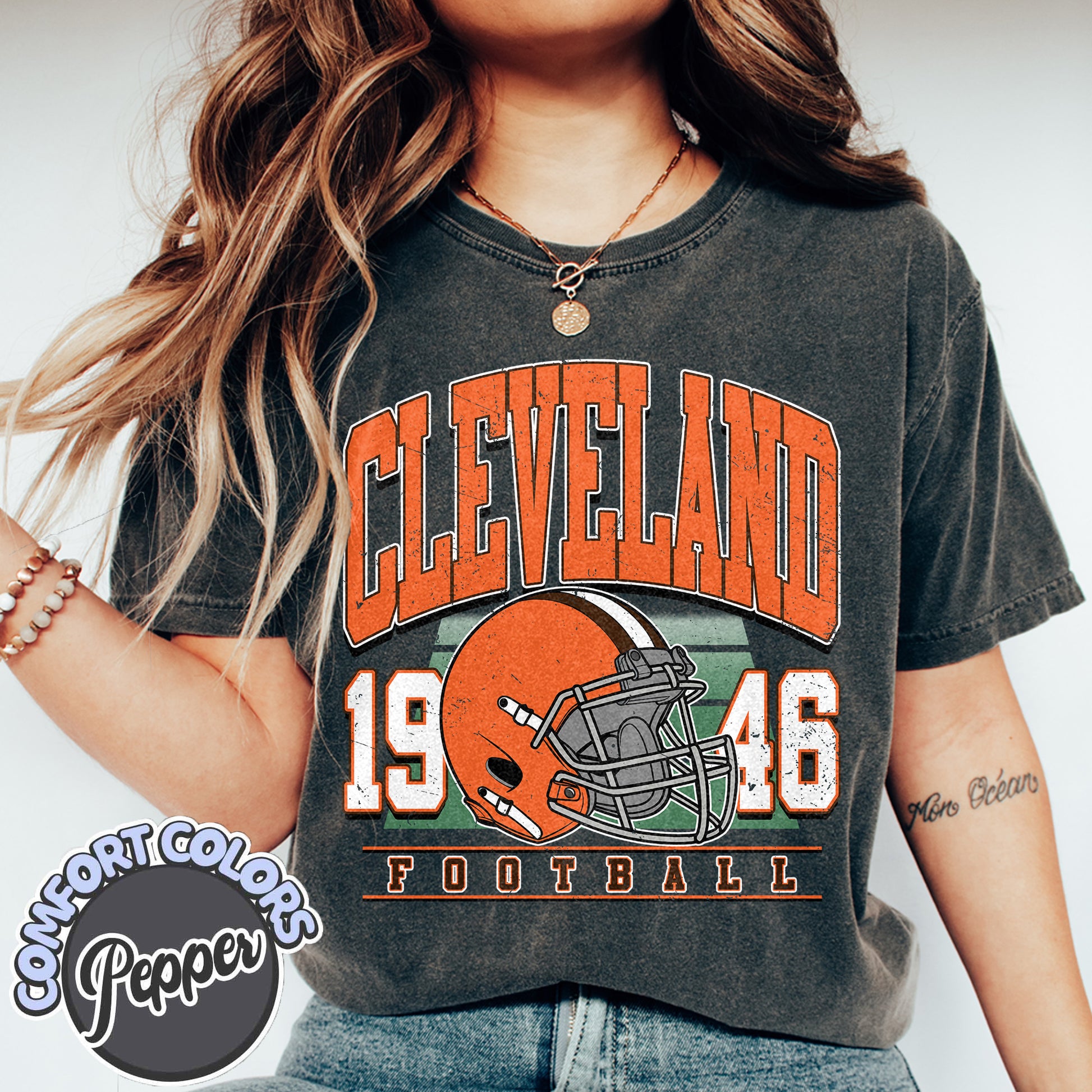 Unisex Cleveland football vintage t-shirt for men and women
