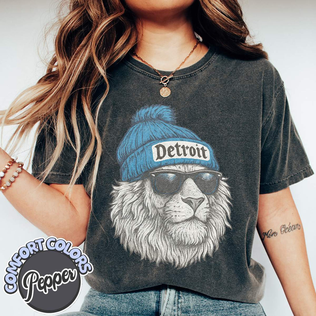 Unisex Detroit football vintage t-shirt for men and women