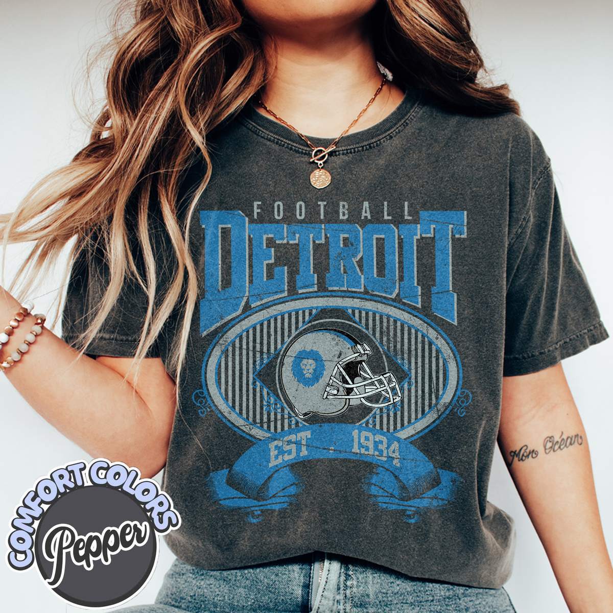 Unisex Detroit football vintage t-shirt for men and women