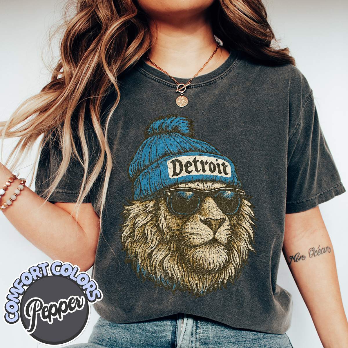 Unisex Detroit football vintage t-shirt for men and women
