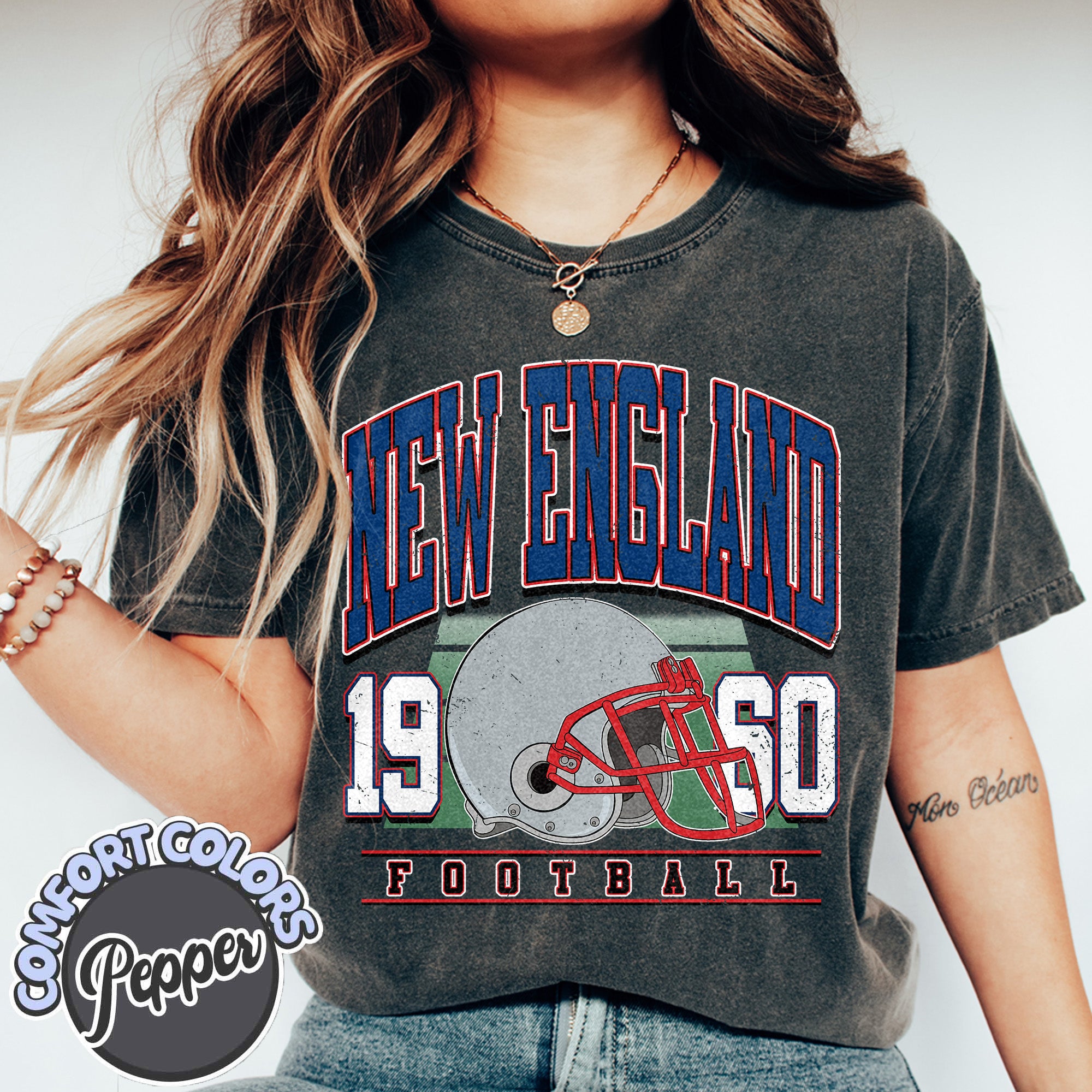 Unisex New England football vintage t-shirt for men and women
