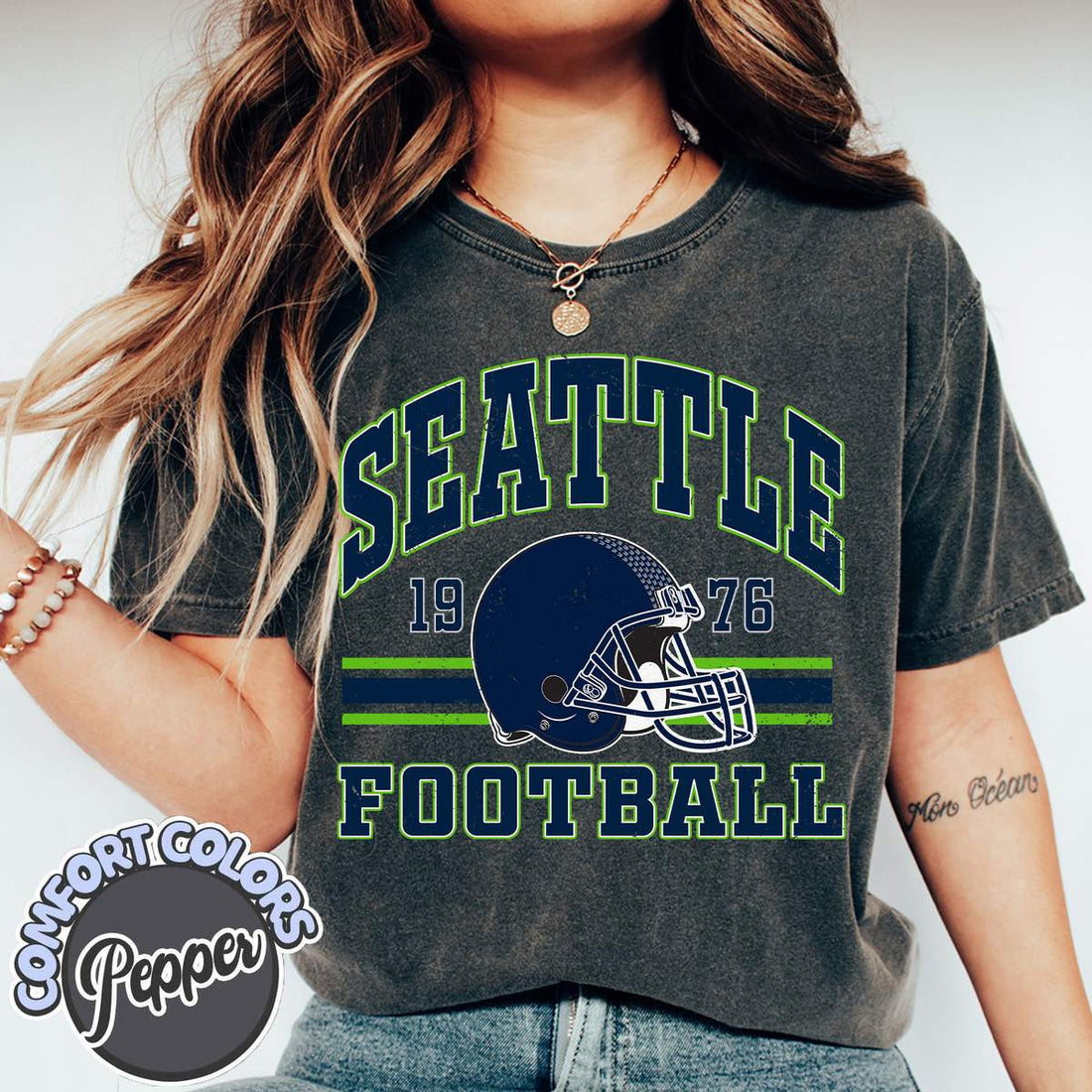 Unisex Seattle football vintage t-shirt for men and women