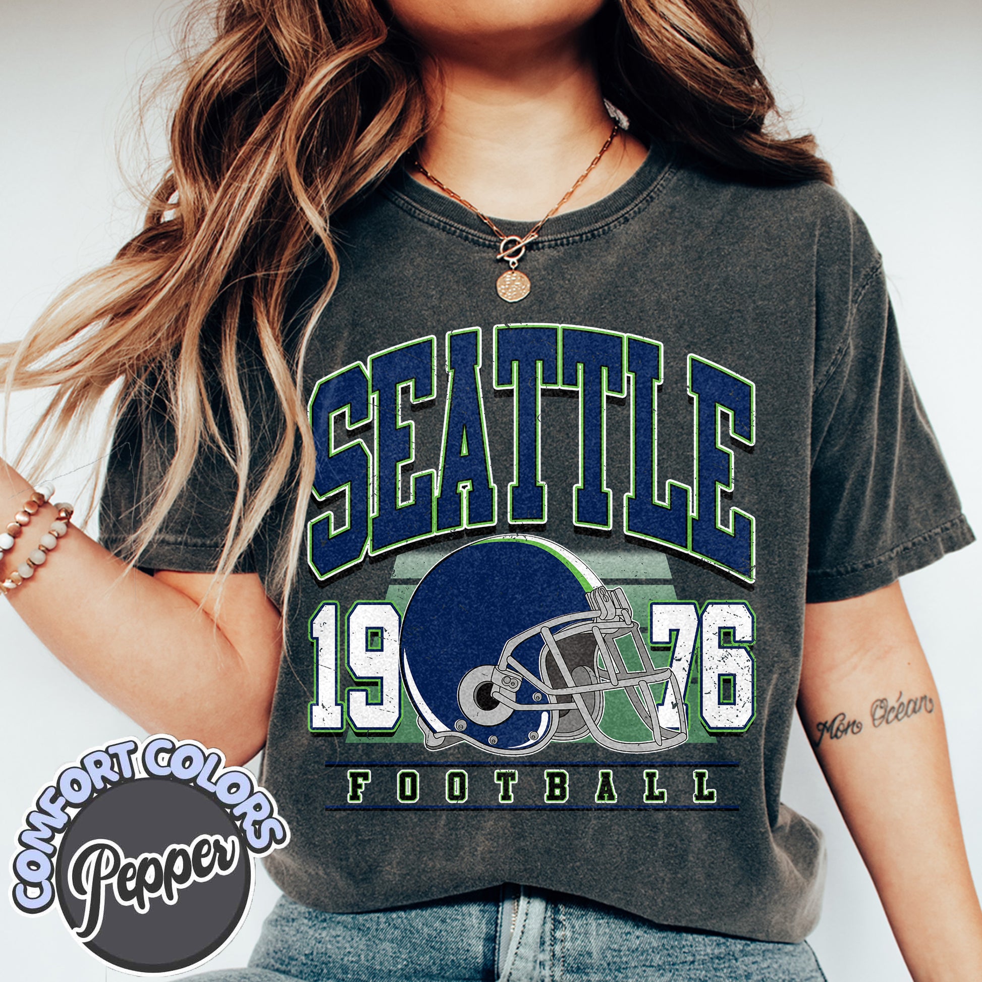 Unisex Seattle football vintage t-shirt for men and women