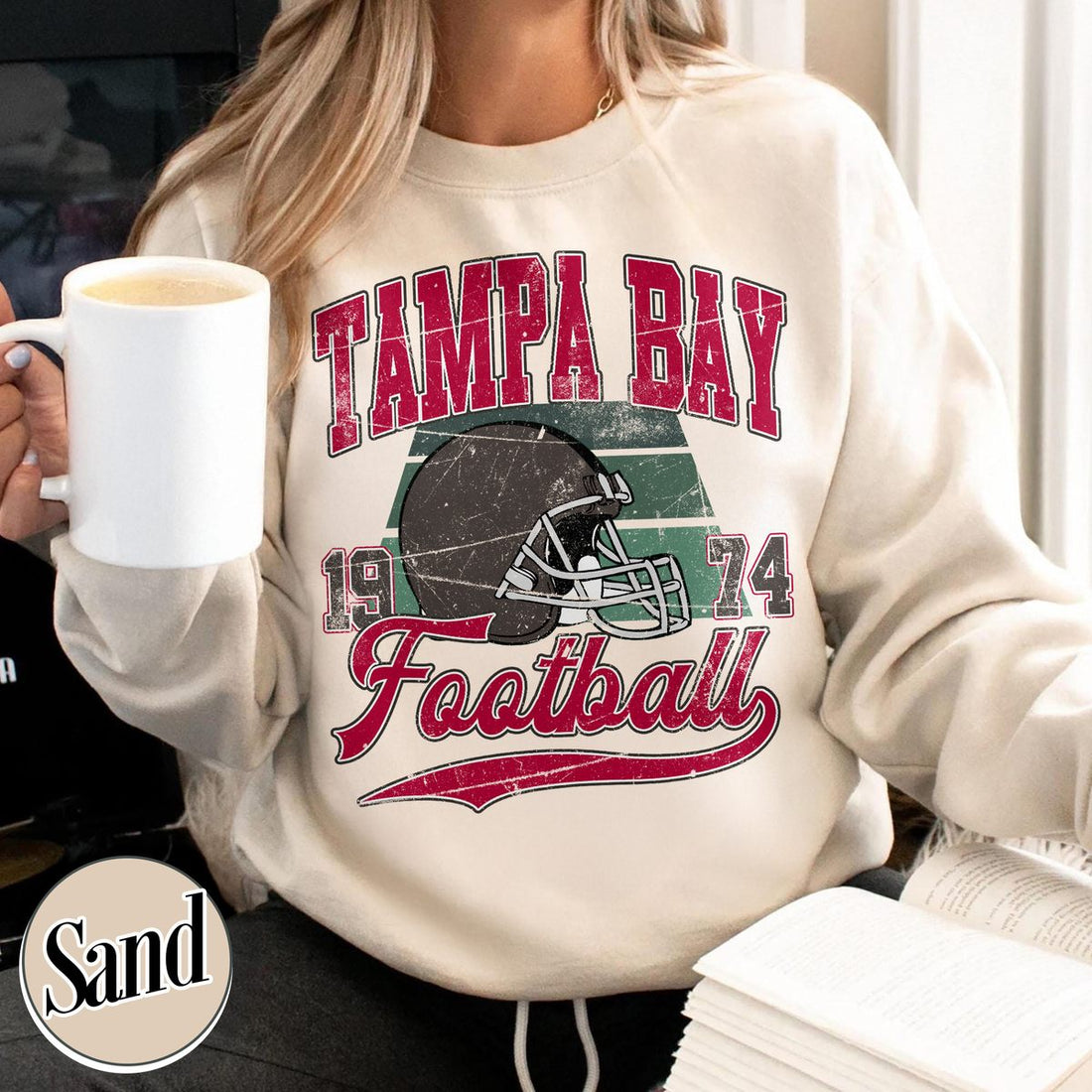 Unisex Tampa Bay football vintage crewneck sweatshirt for men and women