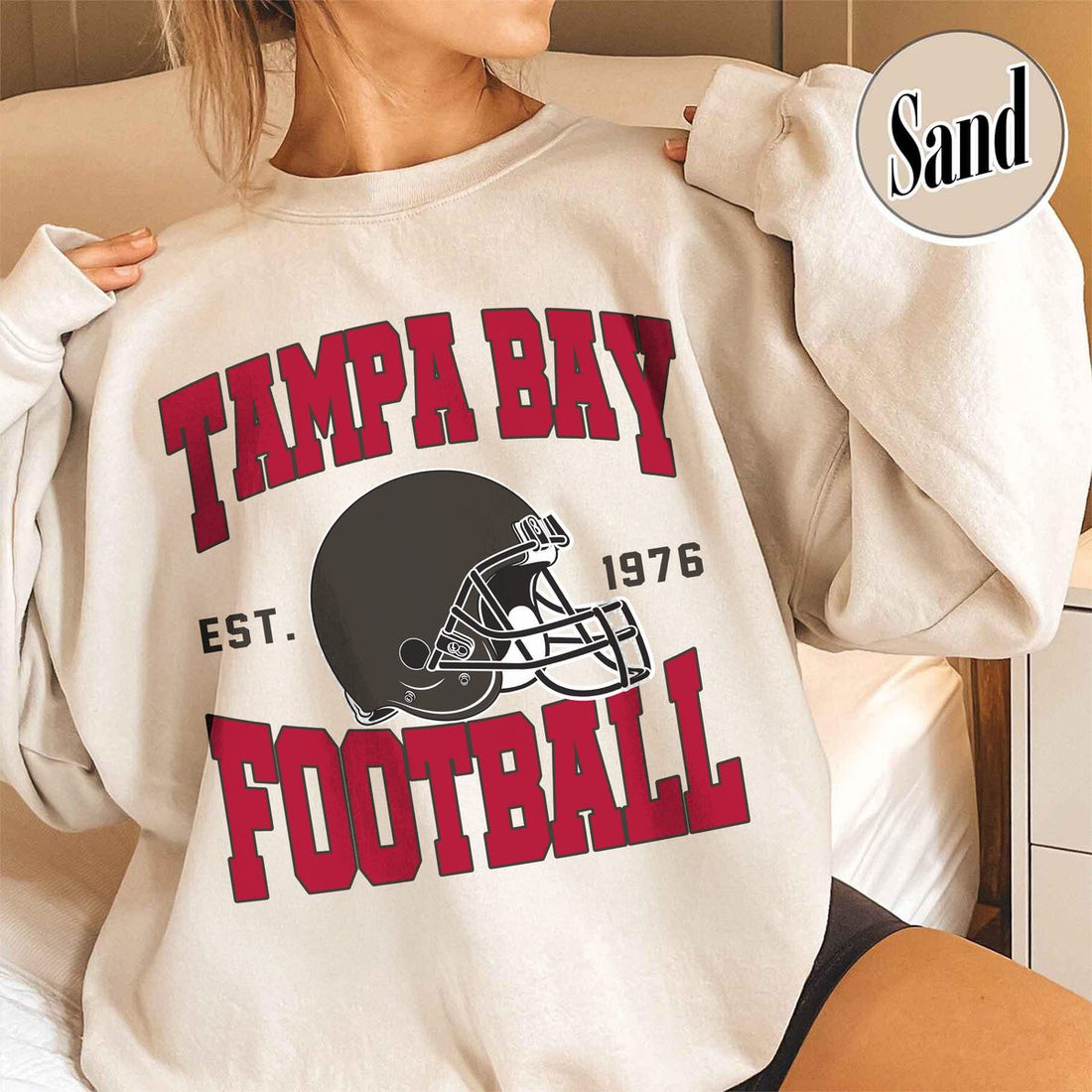 Unisex Tampa Bay football vintage crewneck sweatshirt for men and women