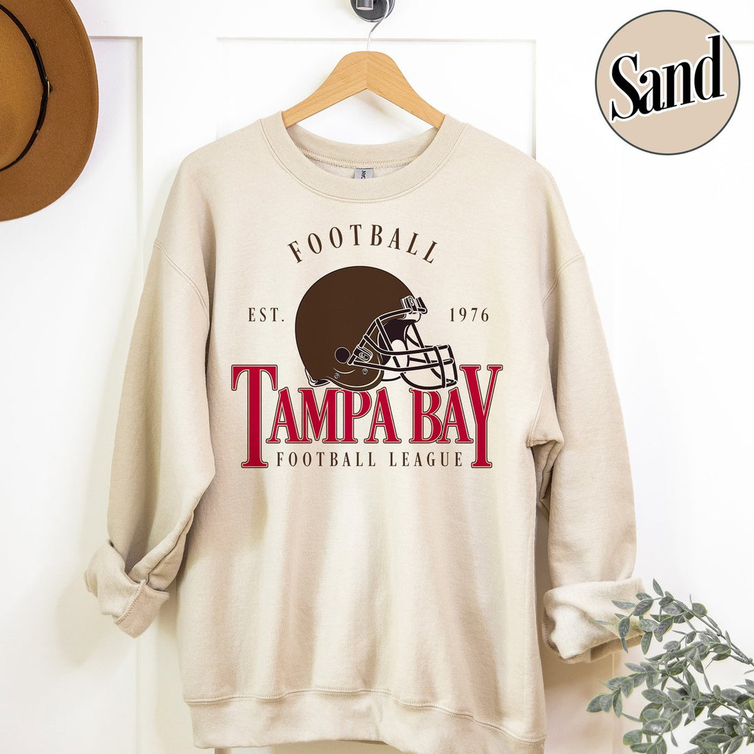 Unisex Tampa Bay football vintage crewneck sweatshirt for men and women
