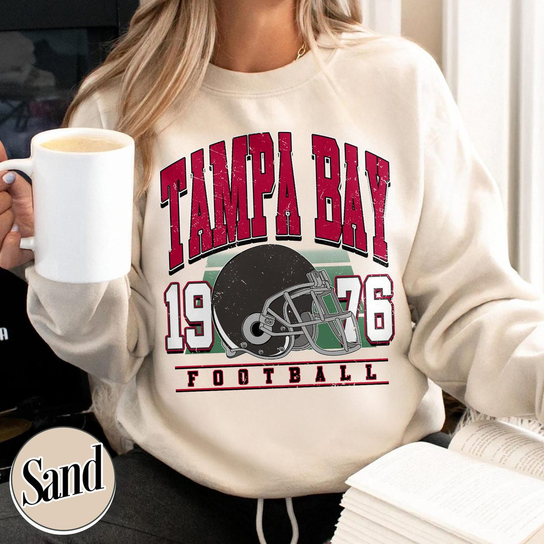 Unisex Tampa Bay football vintage crewneck sweatshirt for men and women