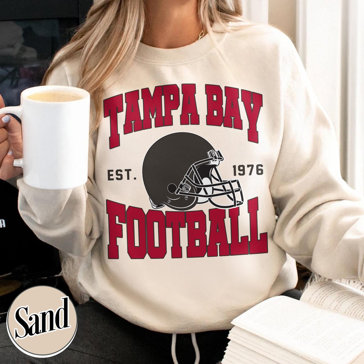 Unisex Tampa Bay football vintage crewneck sweatshirt for men and women