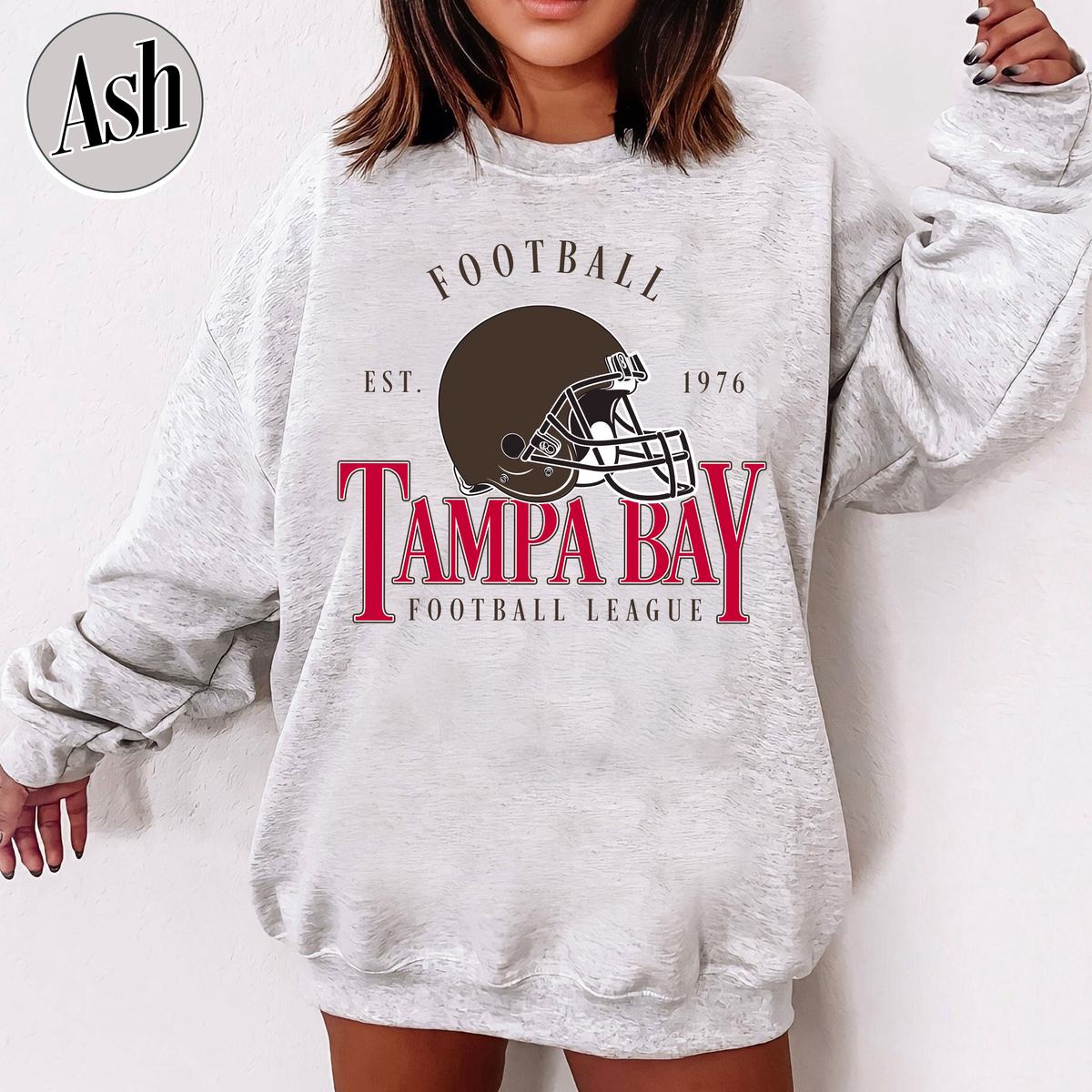 Unisex Tampa Bay football vintage crewneck sweatshirt for men and women