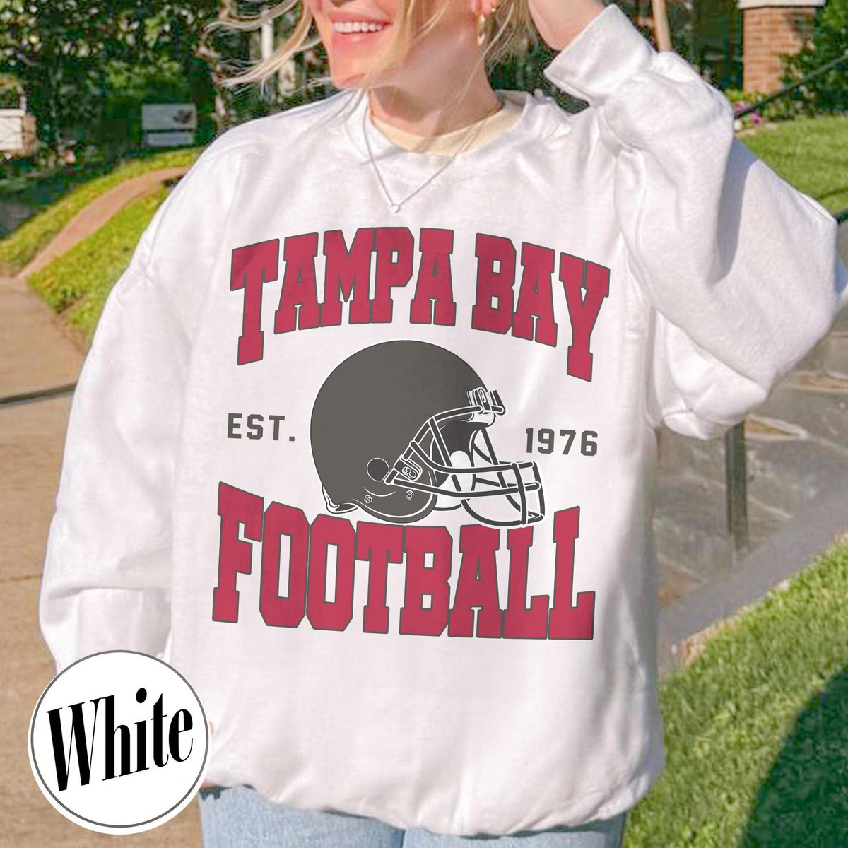 Unisex Tampa Bay football vintage crewneck sweatshirt for men and women