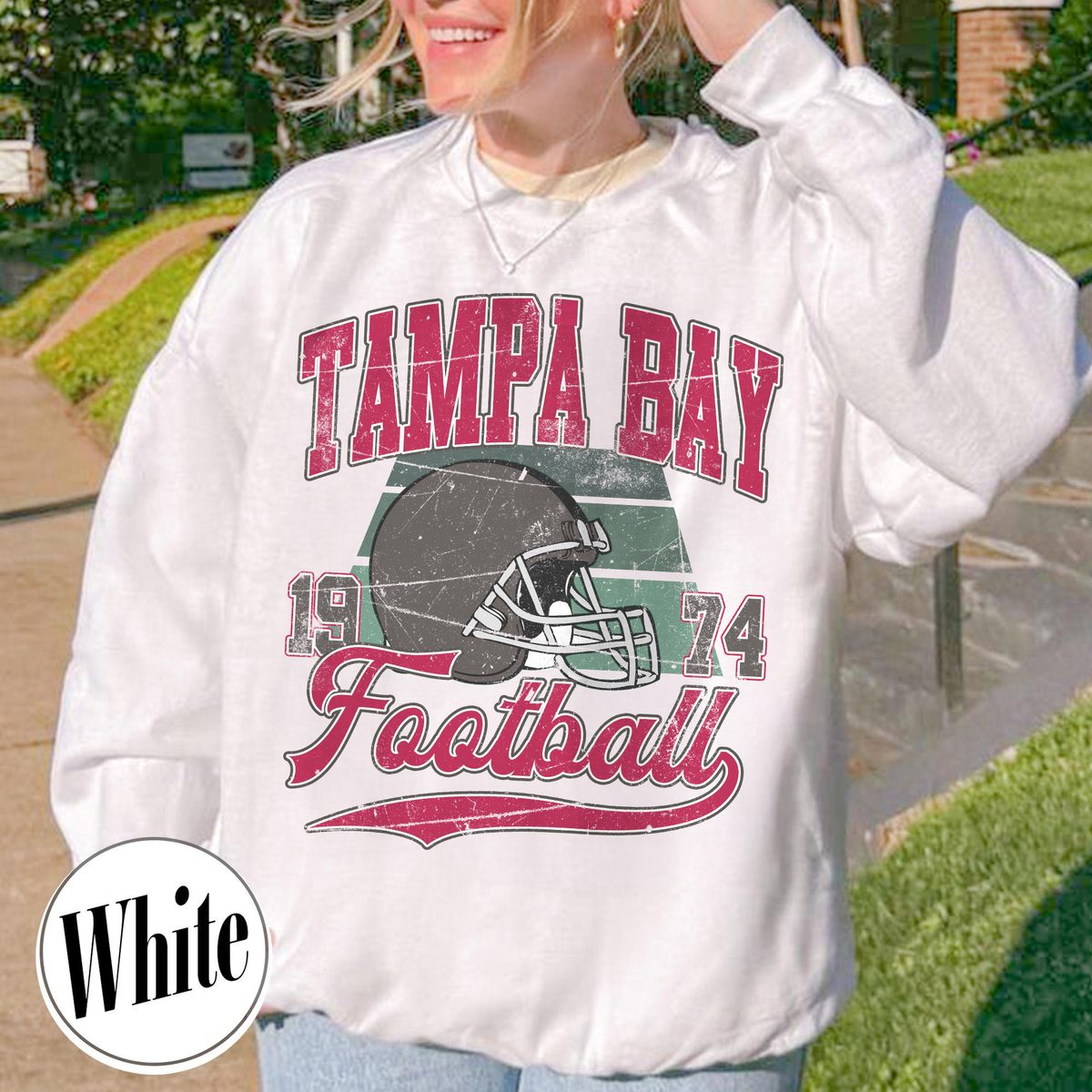 Unisex Tampa Bay football vintage crewneck sweatshirt for men and women