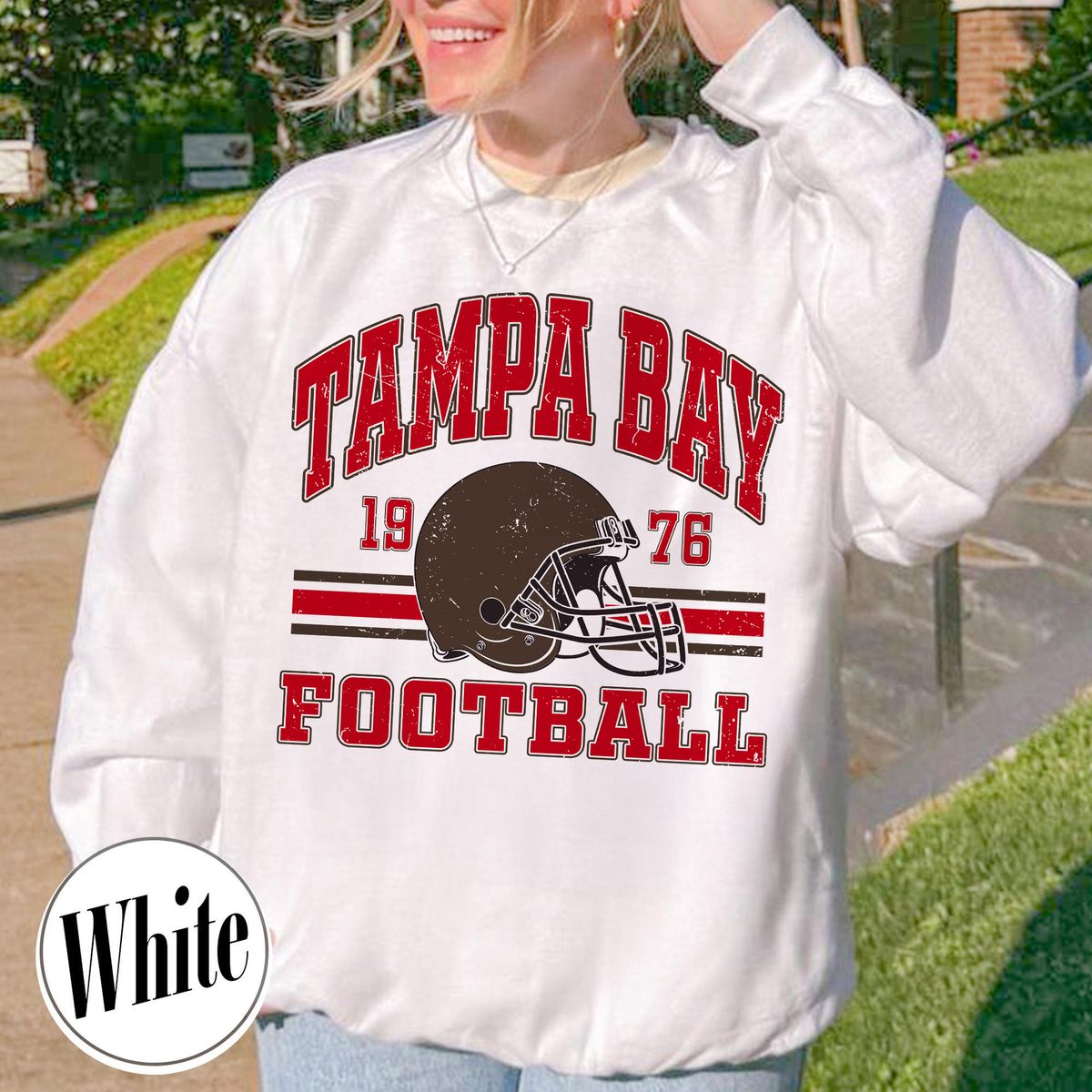 Unisex Tampa Bay football vintage crewneck sweatshirt for men and women