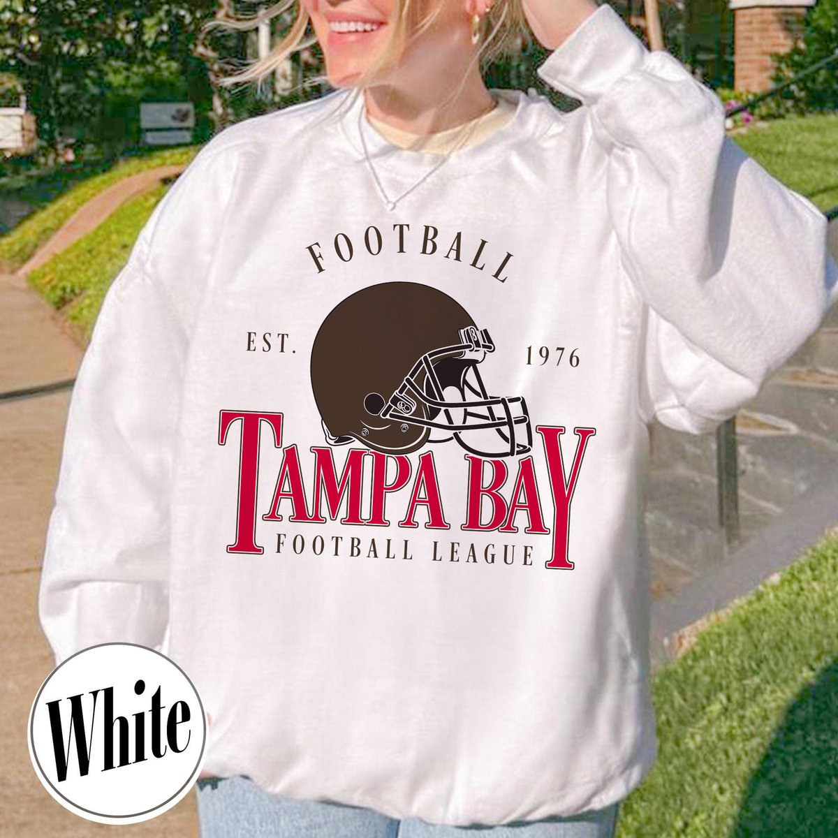Unisex Tampa Bay football vintage crewneck sweatshirt for men and women
