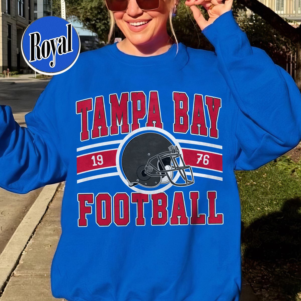 Unisex Tampa Bay football vintage crewneck sweatshirt for men and women