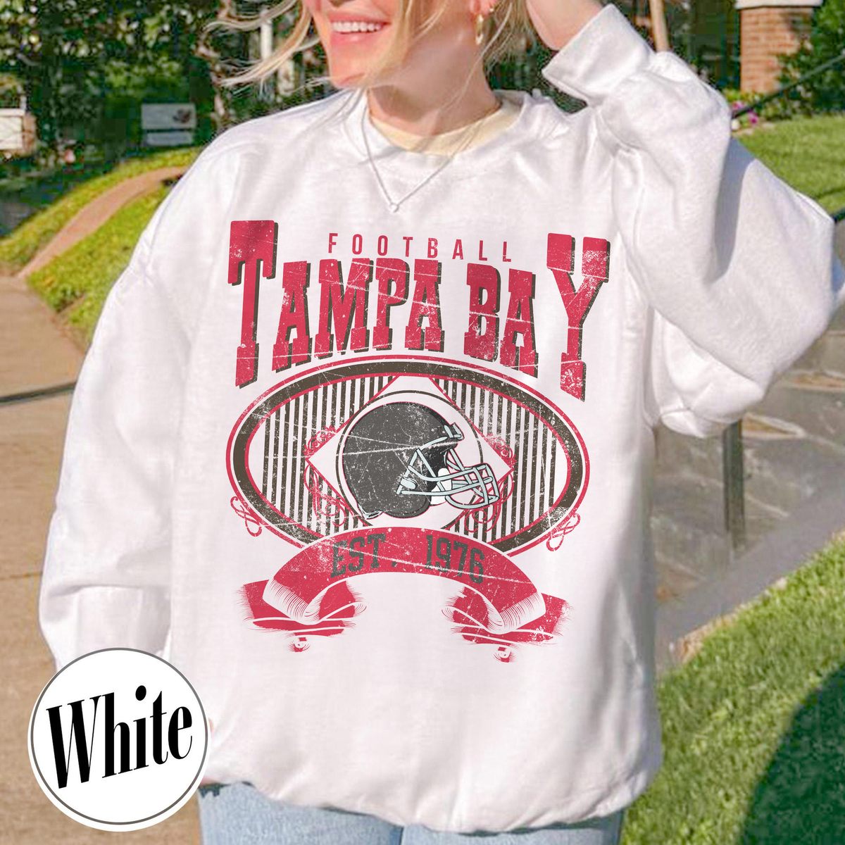 Unisex Tampa Bay football vintage crewneck sweatshirt for men and women