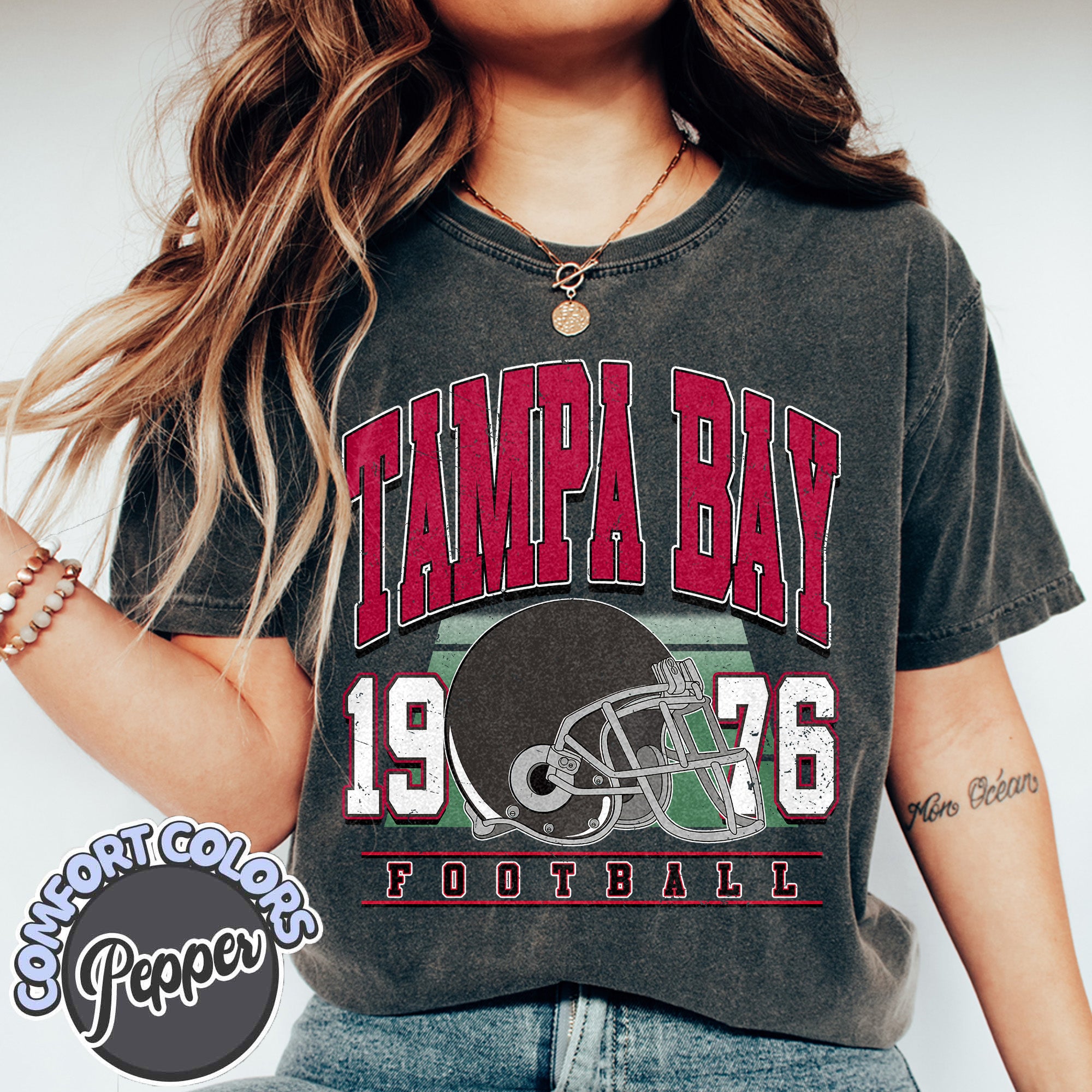 Unisex Tampa Bay football vintage t-shirt for men and women